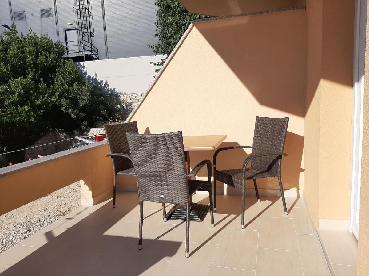 Apartments Edo Novalja Exterior photo
