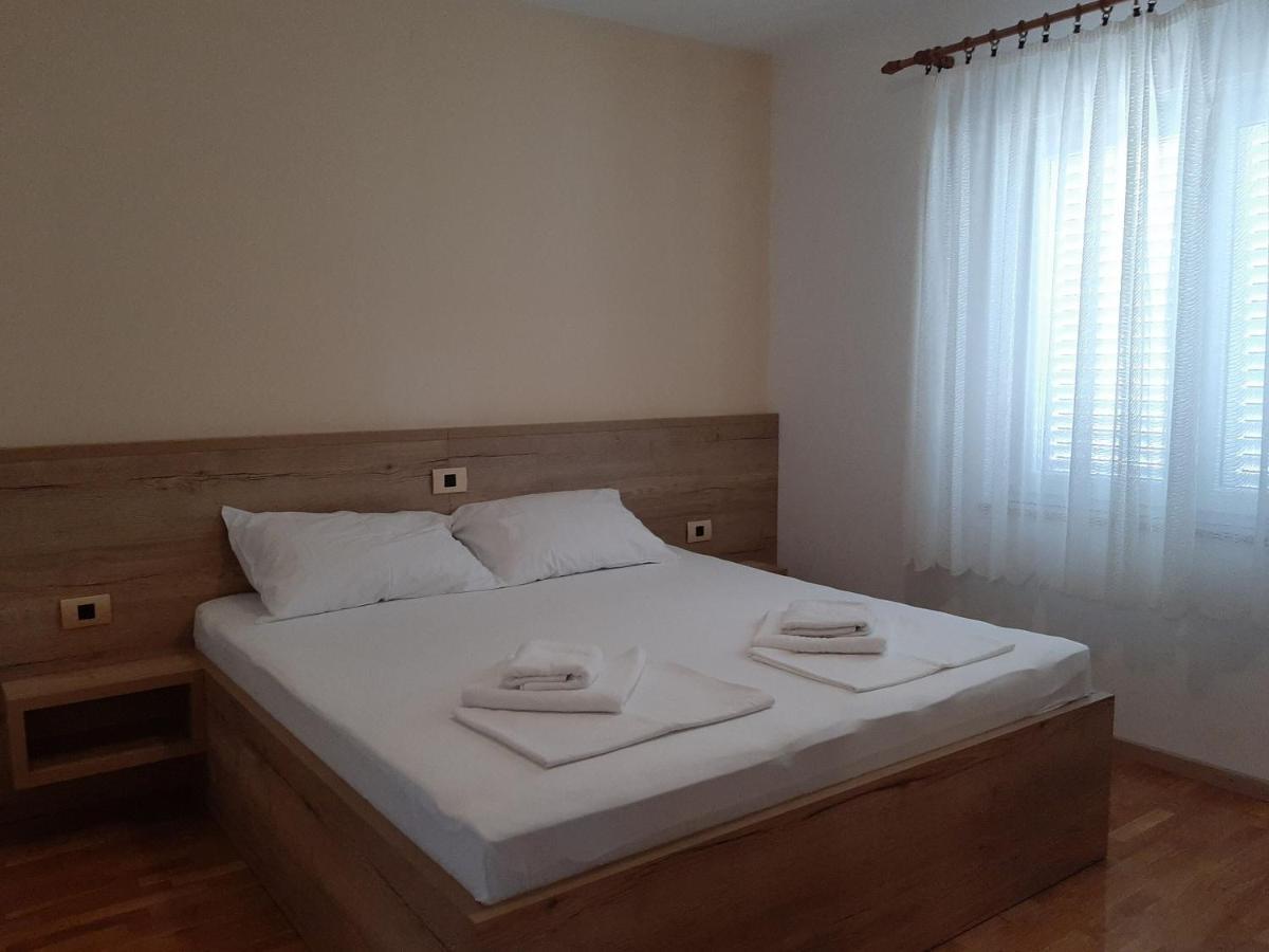 Apartments Edo Novalja Exterior photo